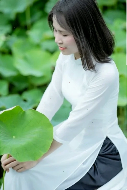 gái mặc áo lá thời trang cao cấp