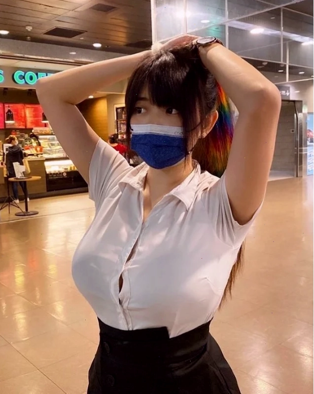 gái mặc áo xuyên thấu cá tính