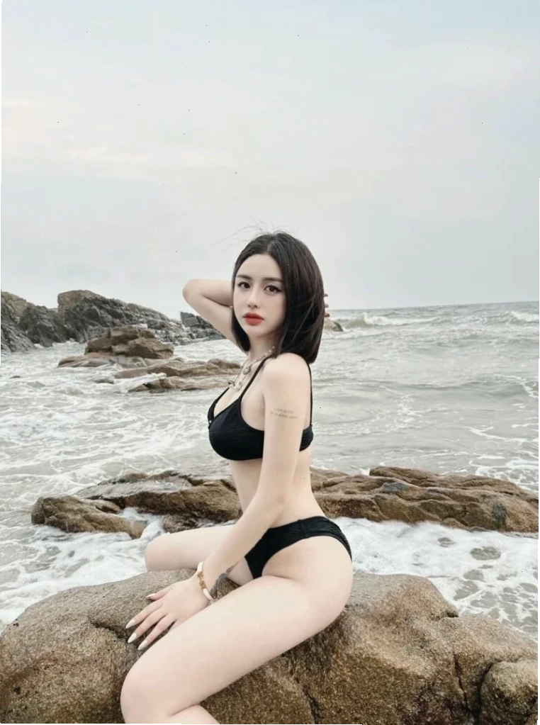 gai mac bikini mong ca tinh