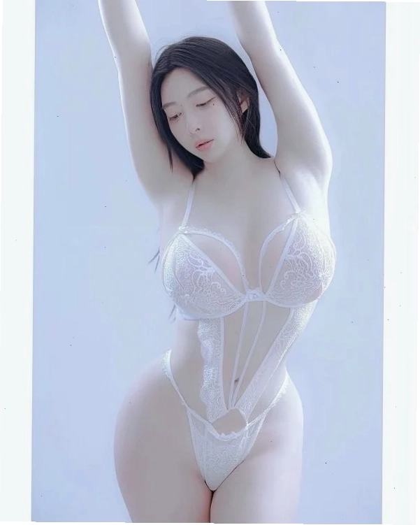 gái mặc bikini sexy tại hồ bơi