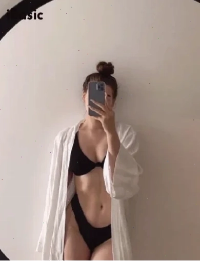gái mặc đồ bikini xuyên thấu