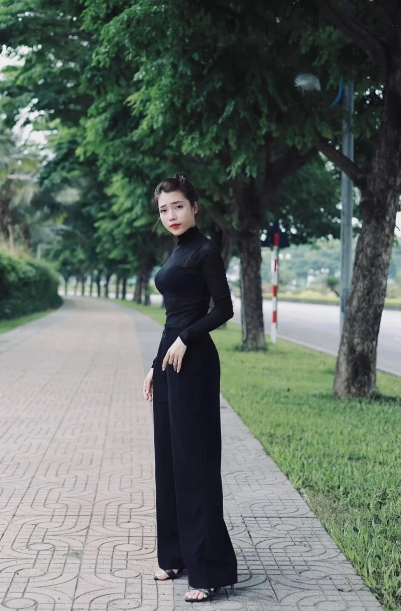 Gái mặc đồ đen sang trọng gái mặc đồ đen đi tiệc