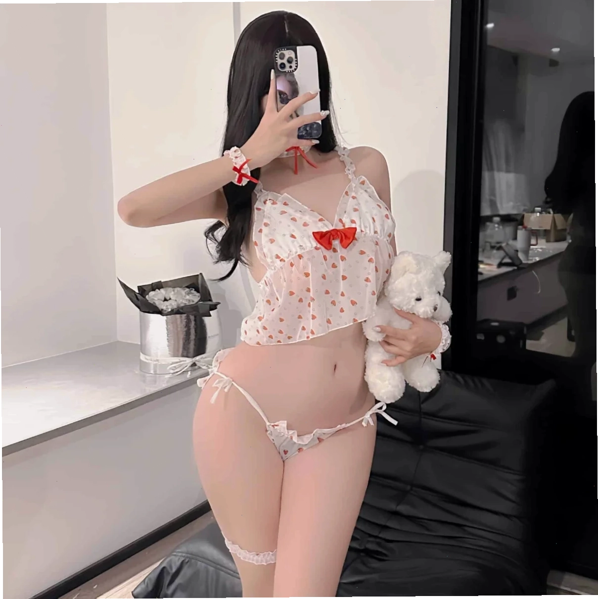 Gái mặc đồ lót gợi cảm chất liệu xuyên thấu