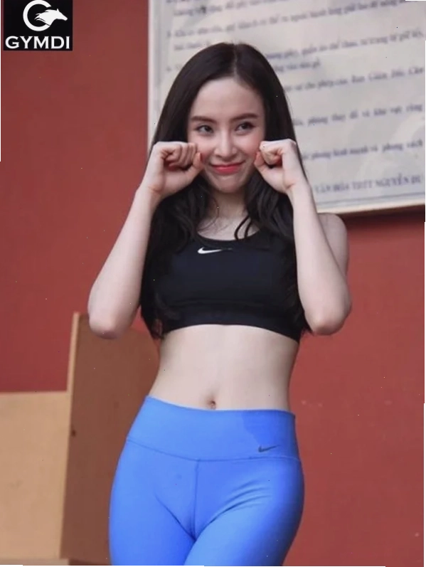 gái mặc đồ tập gym hiện đại