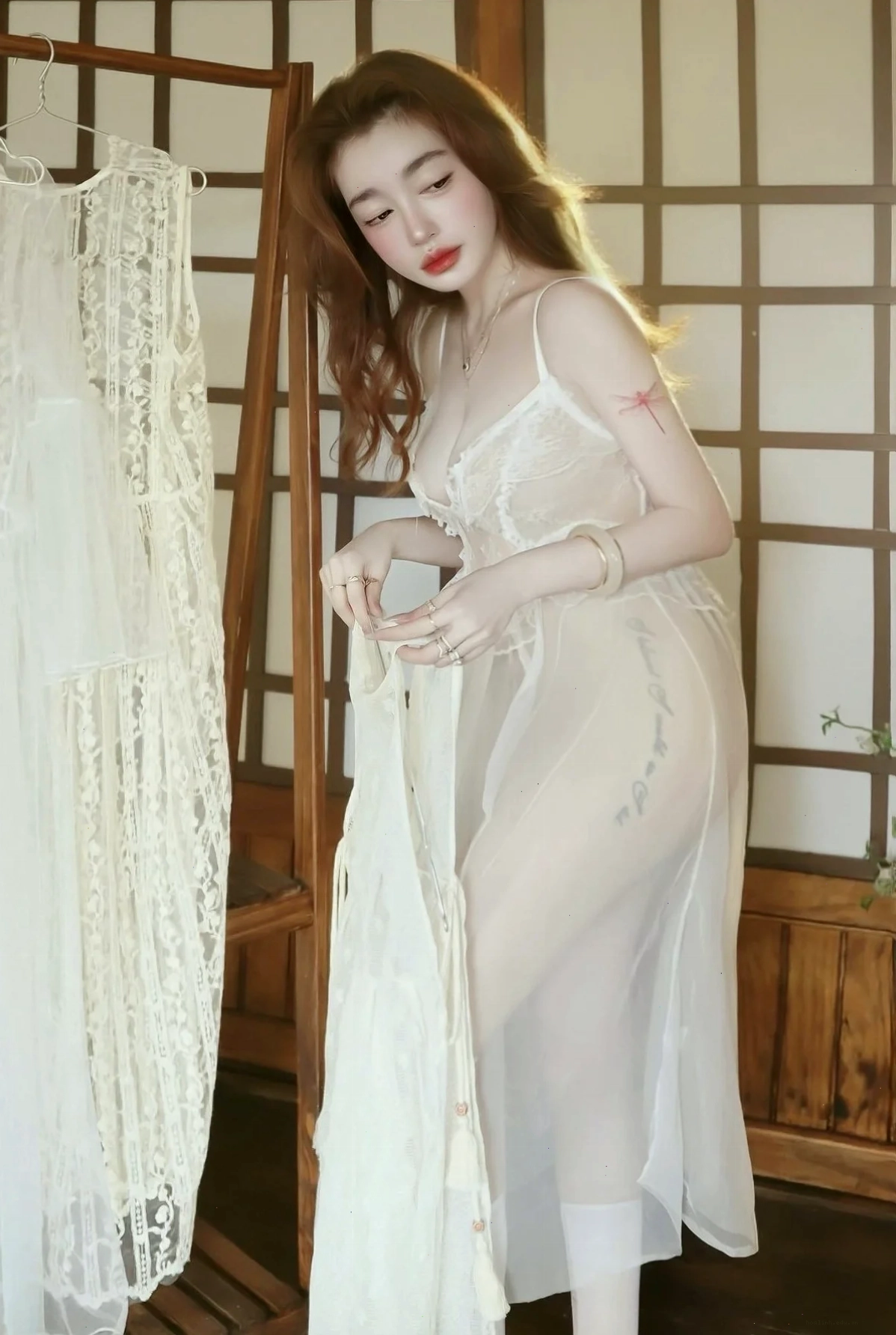 gái mặc đồ xuyên thấu hiện đại