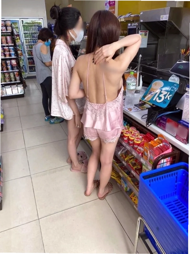 gái mặc đồ xuyên thấu mùa thu