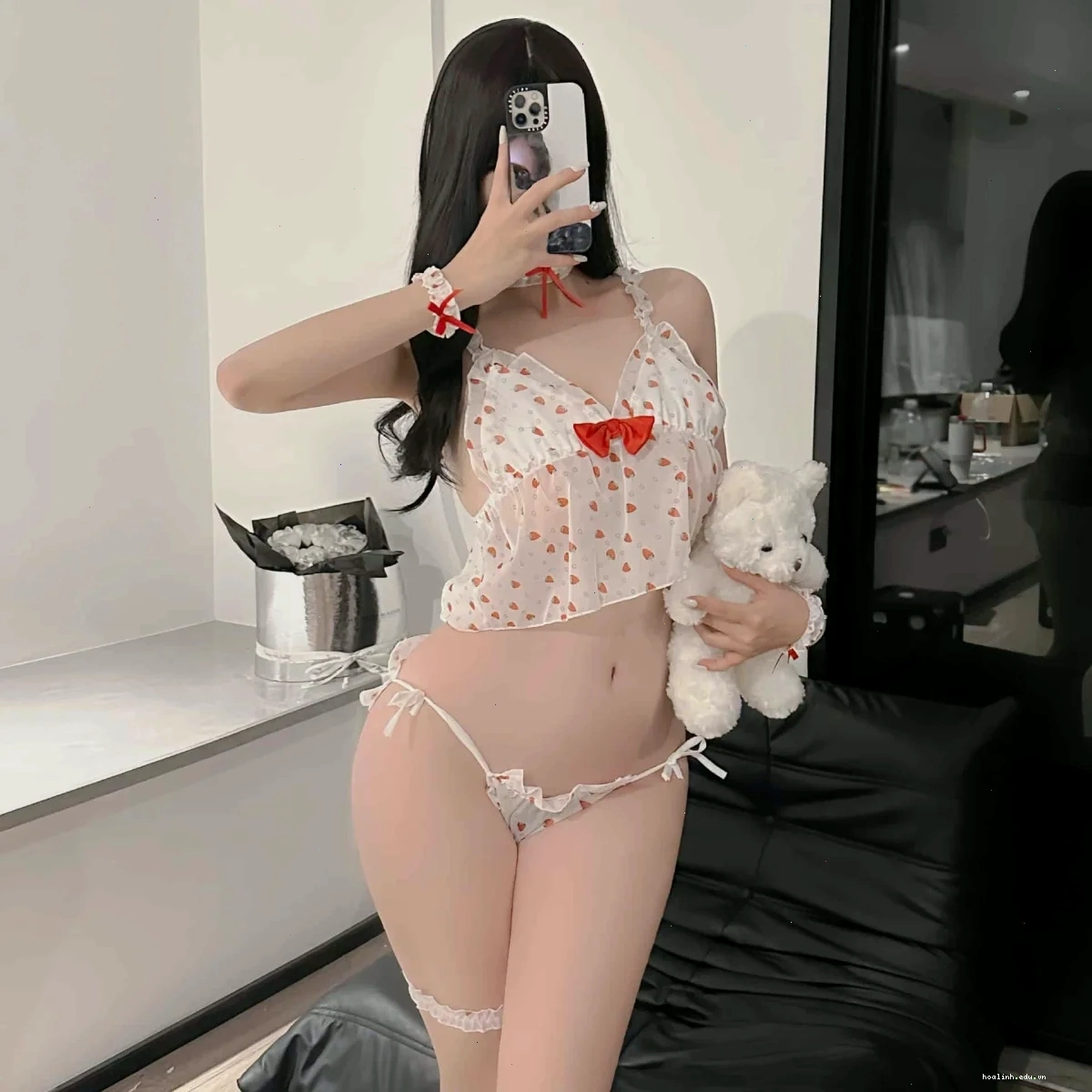 gái mặc đồ xuyên thấu nổi bật