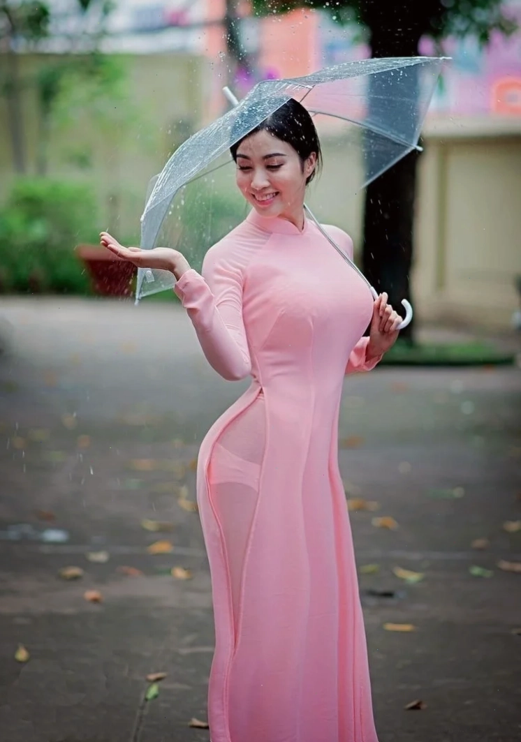 gái mặc đồ xuyên thấu quyến rũ