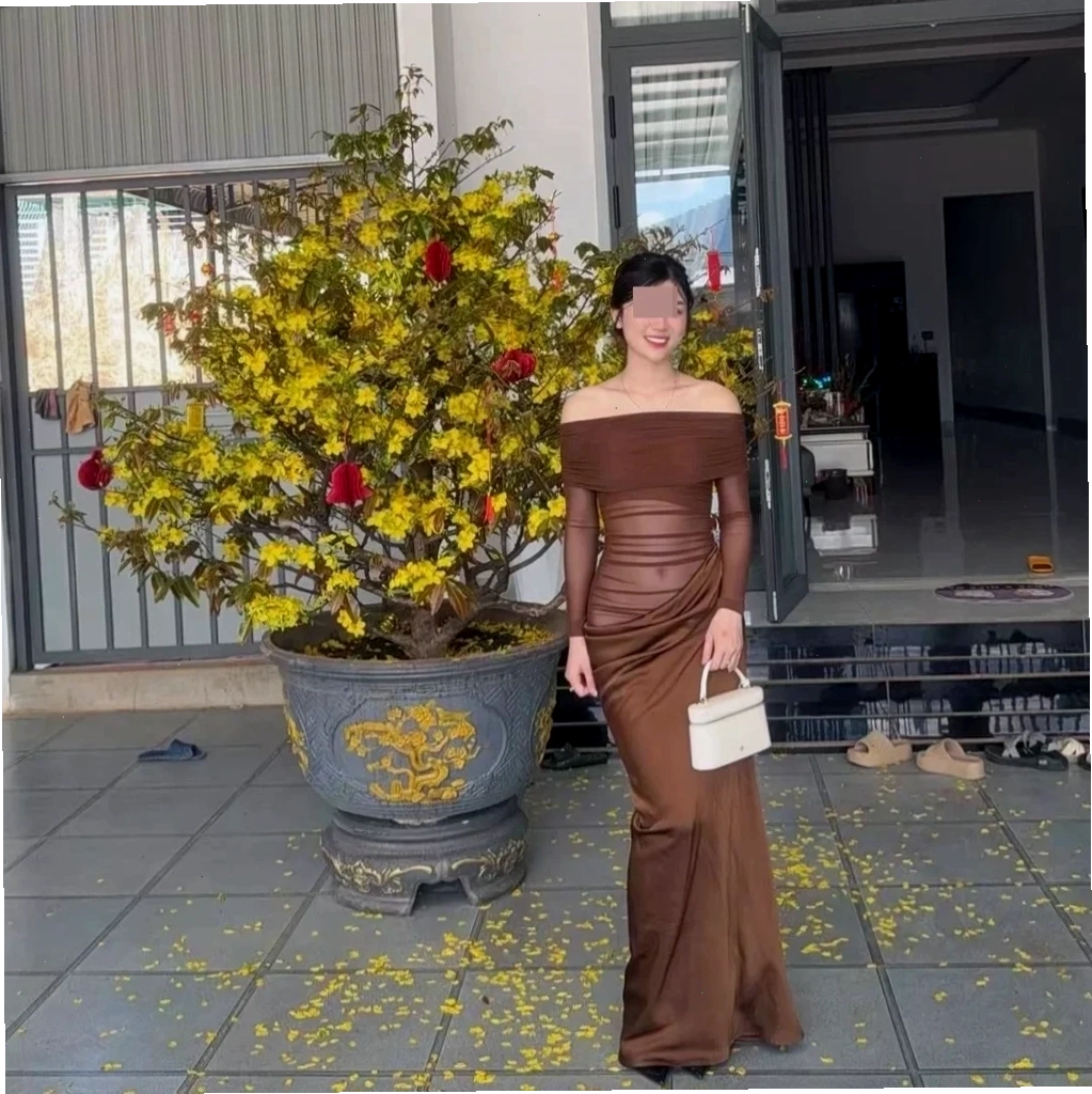 gái mặc đồ xuyên thấu sang trọng