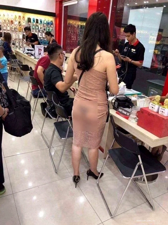 gái mặc đồ xuyên thấu trắng