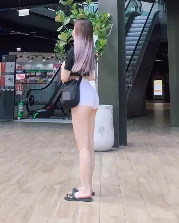 gái mặc quần bò bó thời trang