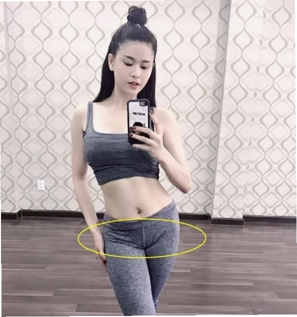 gái mặc quần bó lộ mu