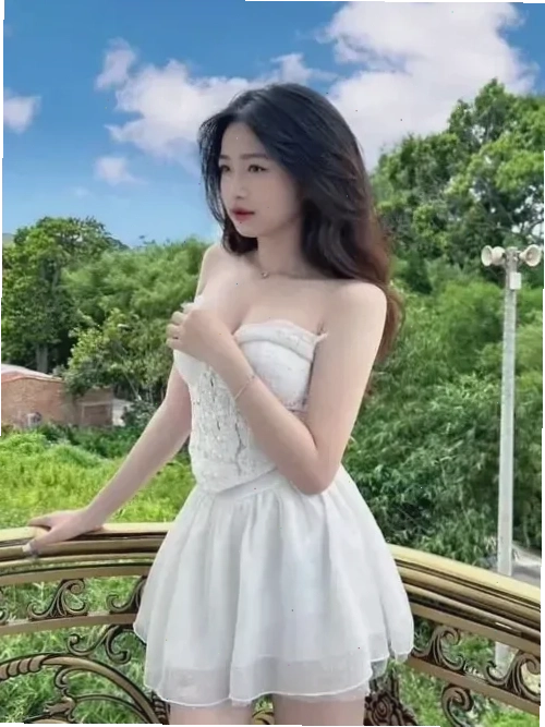 gái mặc váy body ấn tượng