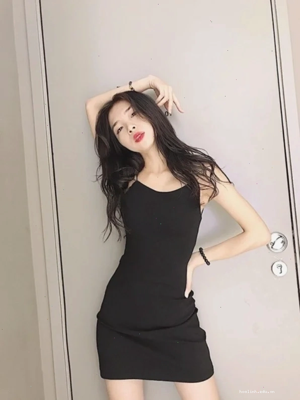 gái mặc váy body lôi cuốn