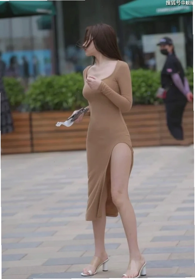 gái mặc váy body nhẹ nhàng