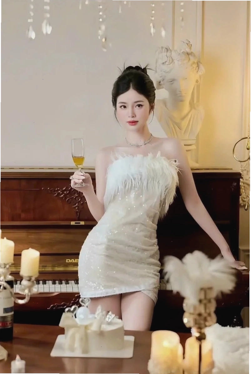 gái mặc váy body trẻ trung