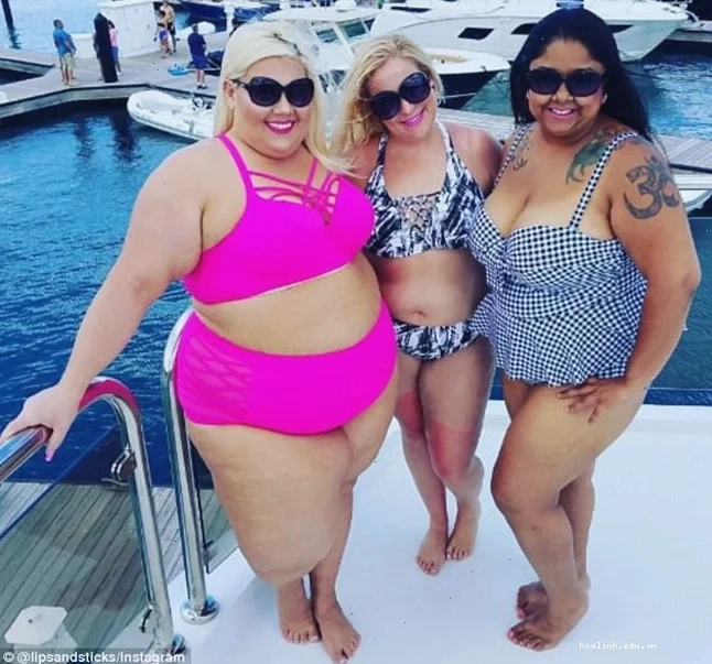 gái mập bikini màu sáng tại chi tiết nhỏ
