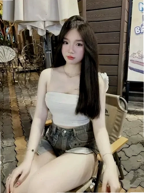 gái mông to ngực bự thu hút
