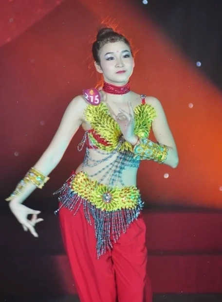 gái mu to nhảy