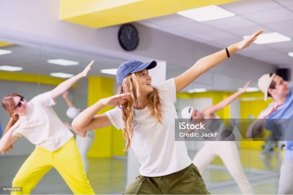 gái mu to nhảy