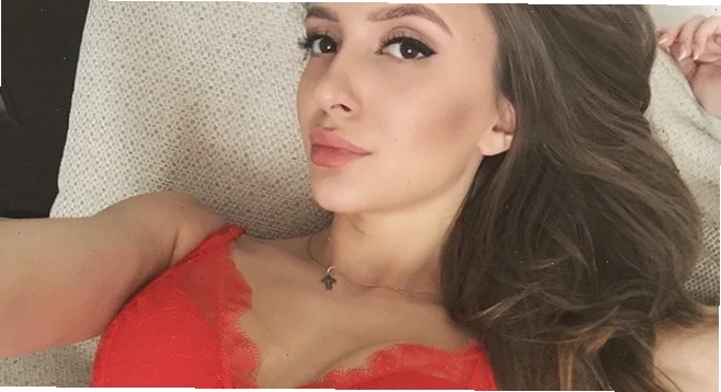 Nụ cười rạng rỡ gái nga sexy khoe vẻ đẹp rạng rỡ
