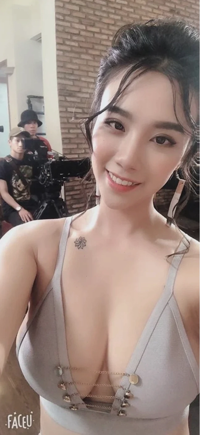 gái ngành sexy chụp hình studio