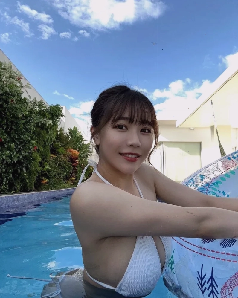 gái nhật bản mặc bikini