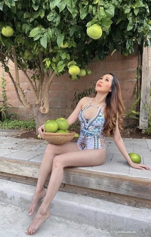 Minh Thư dự tiệc gái nhảy minh thư bikini check in tại tiệc