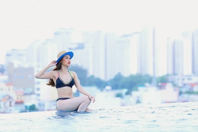 Minh Thư dạo phố gái nhảy minh thư bikini dạo phố xinh đẹp