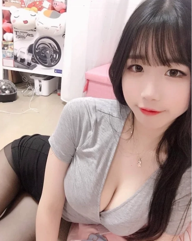 gái sexy lộ hàng cùng phong cách đường phố
