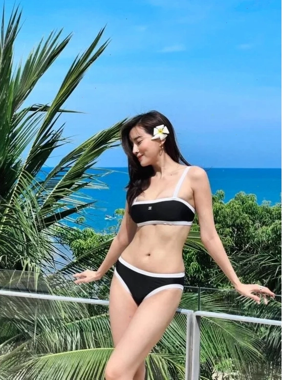 gái sexy mu to quyến rũ