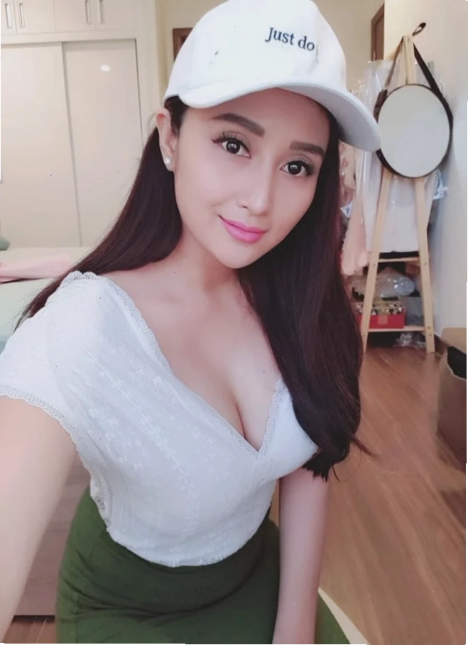 gái sexy mu to xinh xắn