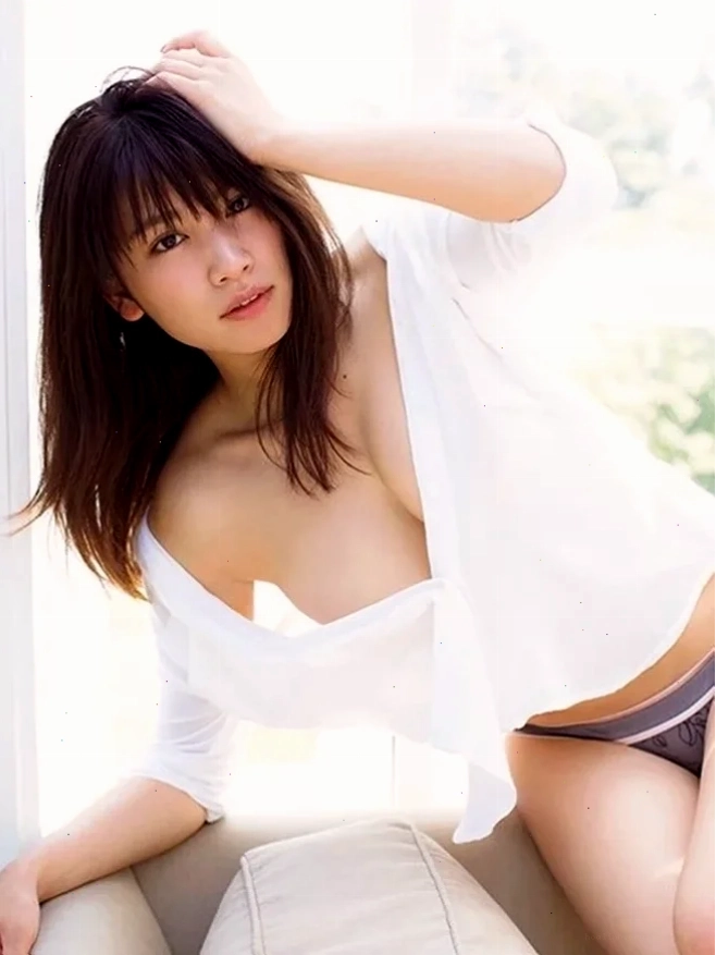gái sexy nhật thần thái sắc sảo