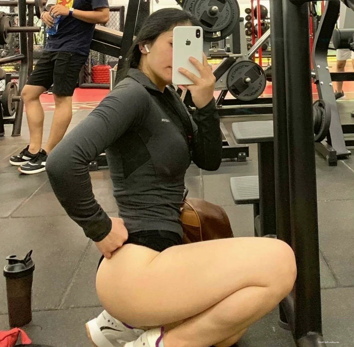 gái tập gym mông to nghiêm túc