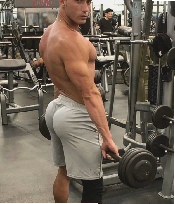 gái tập gym mông to nỗ lực