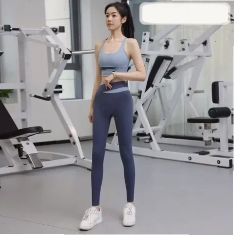 gái tập yoga mu to kéo dãn