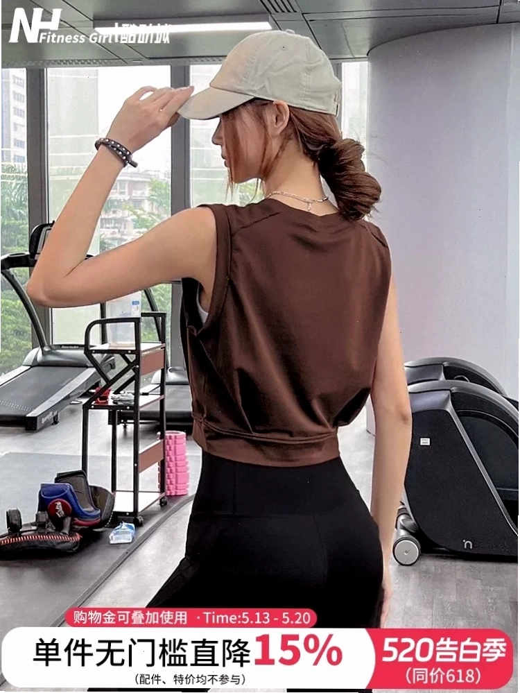 gái tập yoga mu to tập studio
