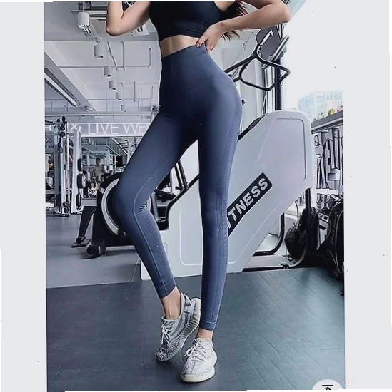 gái tập yoga mu to tập thảm