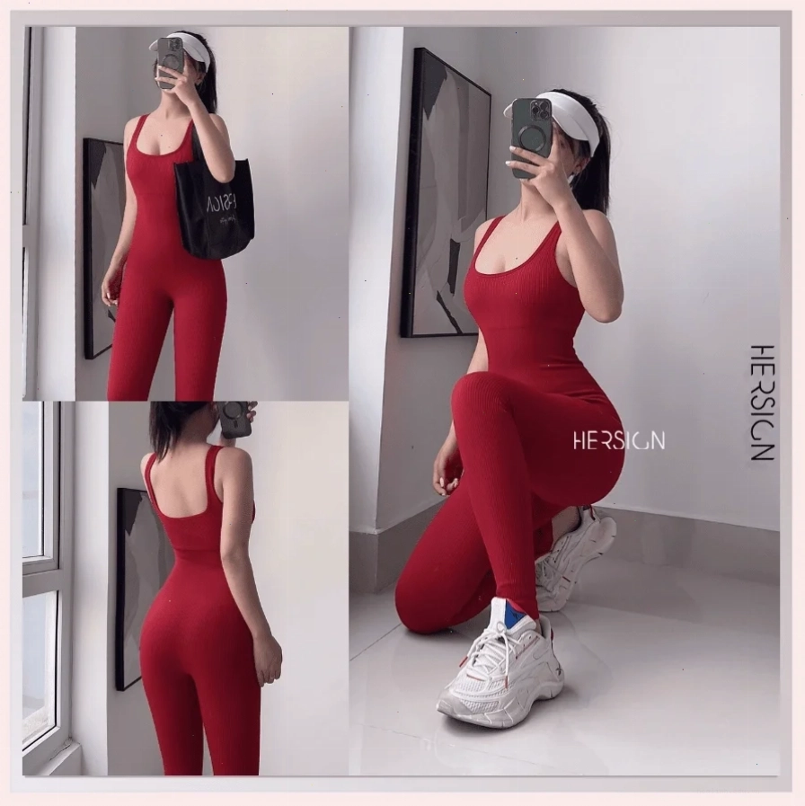gái tập yoga mu to tập trung