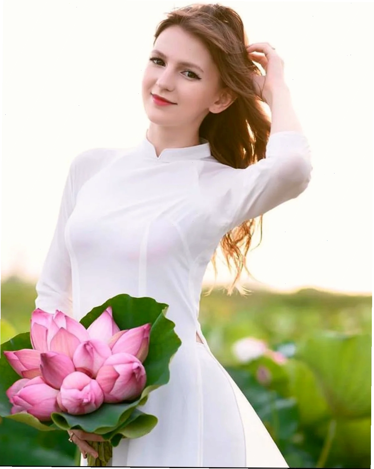 Gái tây mặc áo dài chụp ảnh nghệ thuật