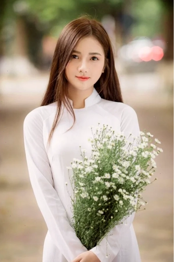 Gái tây mặc áo dài tại Hà Nội