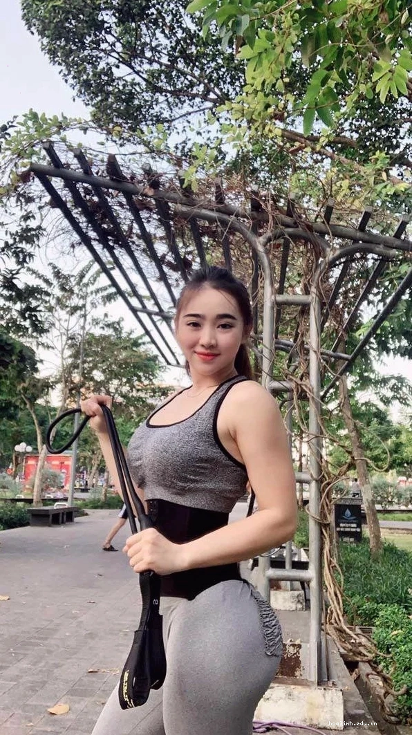 gái tây mông to ban đêm