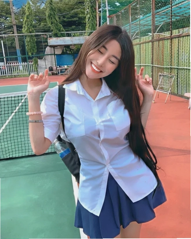 Bikini quyến rũ gái teen sexy với bikini