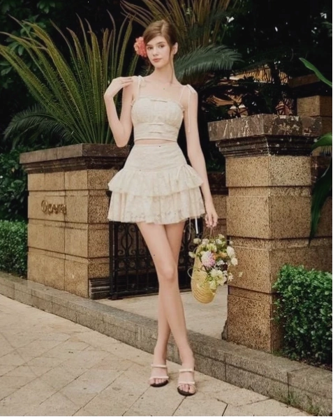 gai thai mac ao 2 day quyen ru