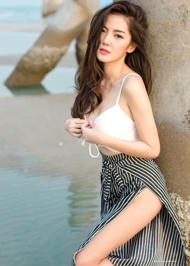 gai thai mac ao 2 day thoi trang