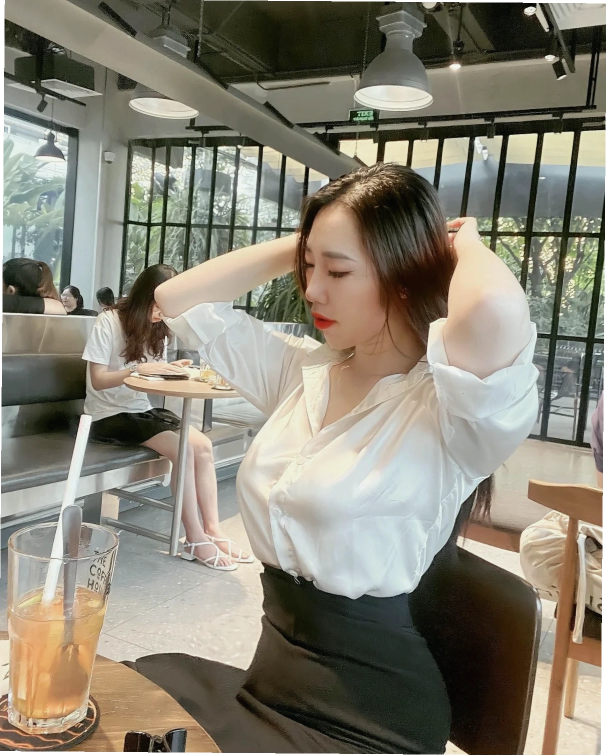 gái văn phòng sexy điệu đà