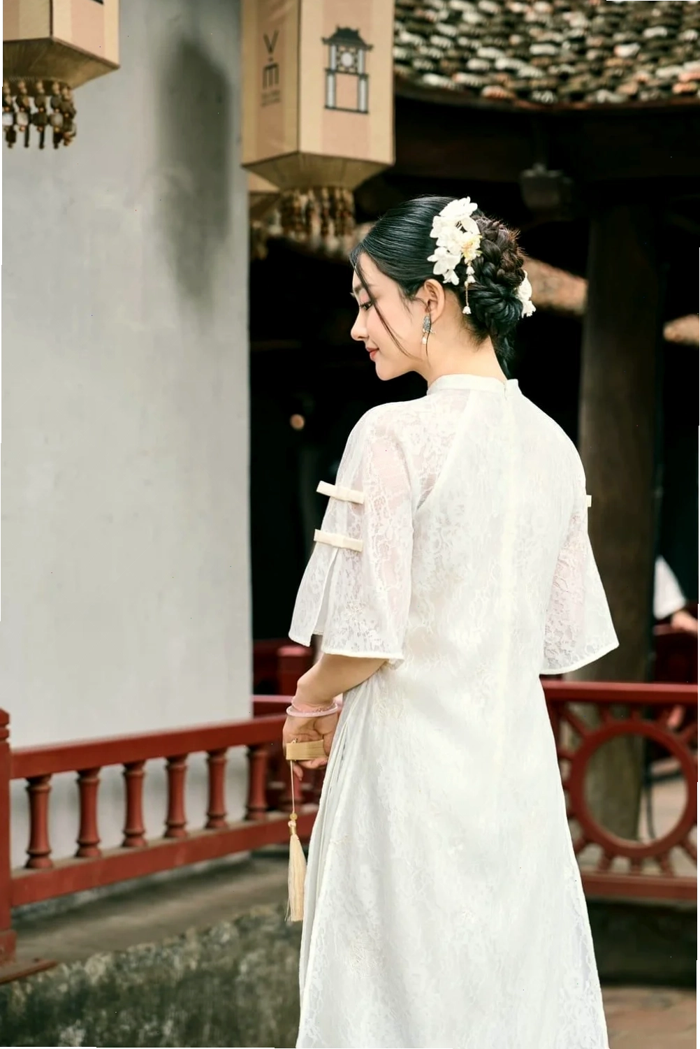 gái xấu mặc áo dài gây chú ý