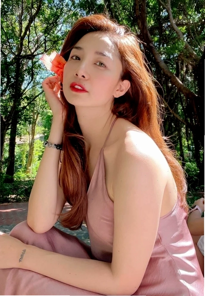 Gái xấu sexy cafe