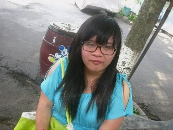 Gái xấu sexy uống trà