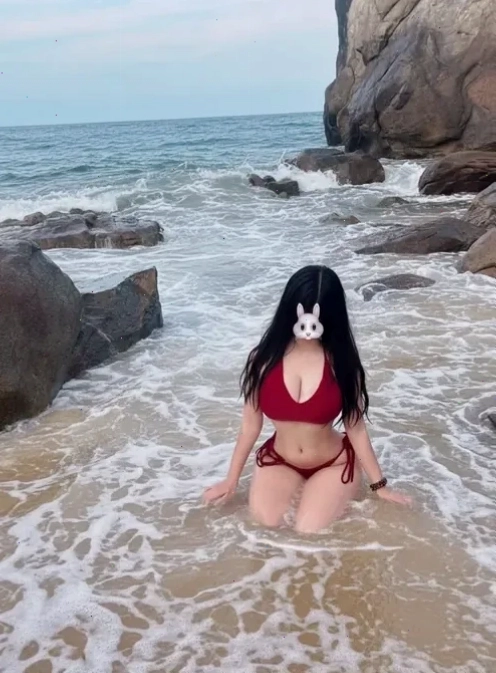 gái xinh bận bikini sexy